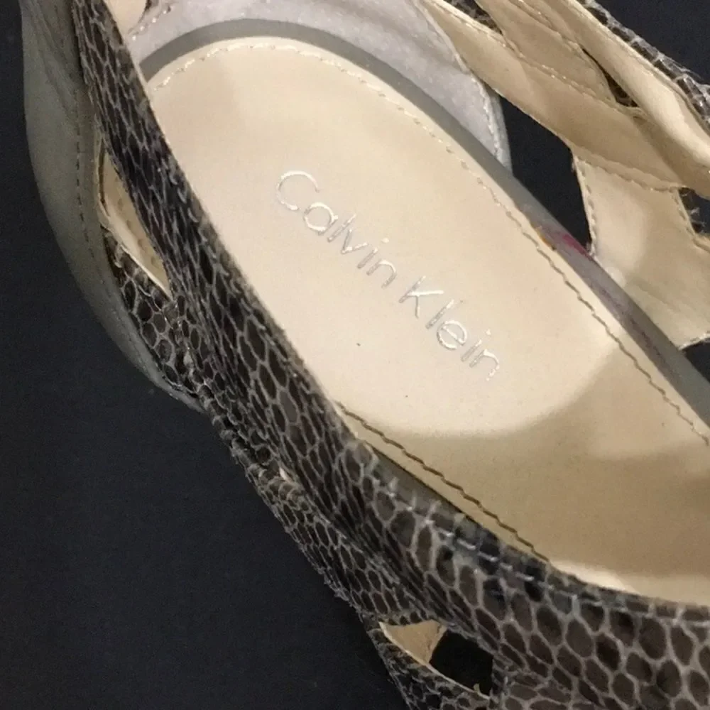 Calvin Klein Gray Python embossed heels - Picture 7 of 11